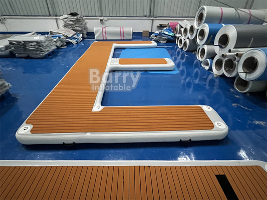 Abhängig von der Größe Kapazität aufblasbares schwimmendes Dock kundenspezifisch gefertigt E-Form aufblasbares Jet Ski Dock